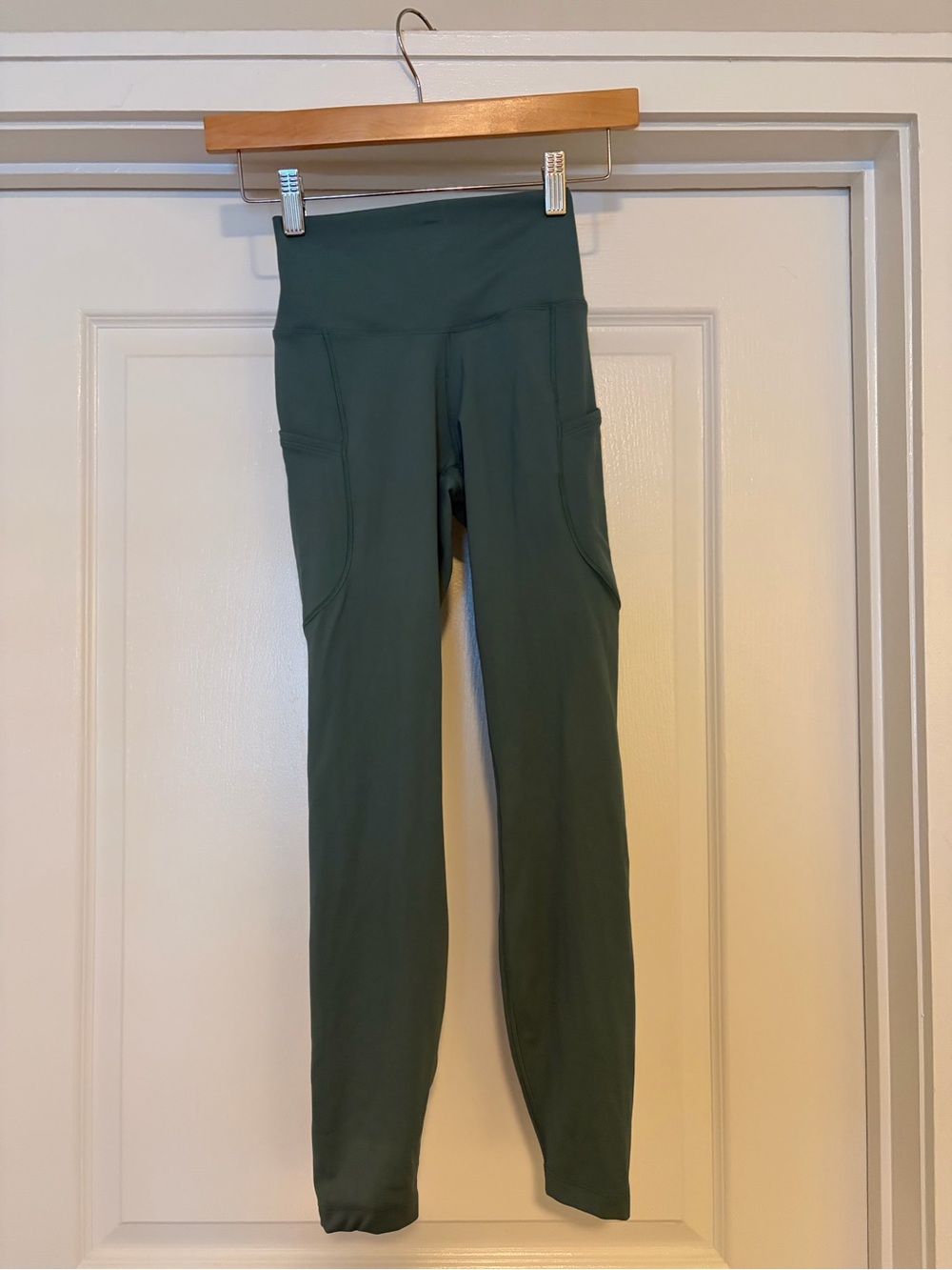 Nike Olive High-Waist Leggings with Side Pockets